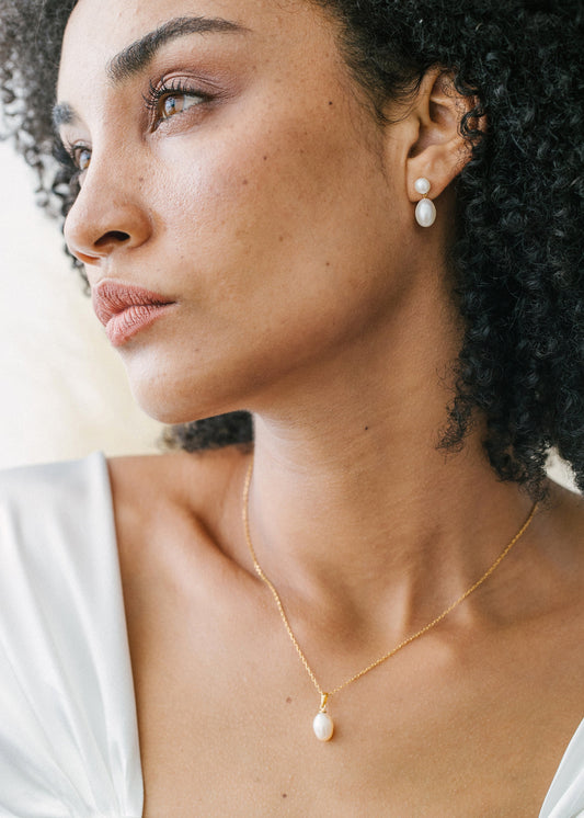 Freshwater Pearl Earrings| Dainty Pearl Earrings|Custom Gift for Her |Dainty Pearl Jewelry| Bridesmaids Gifts | Simple Everyday Earrings